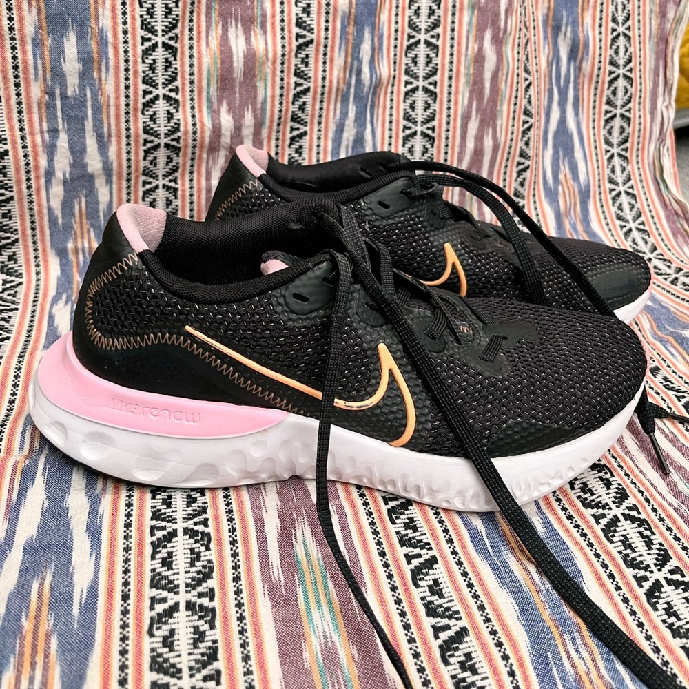 LAST CHANCE! Nike Renew Run "Orange Pulse" Black / Pink